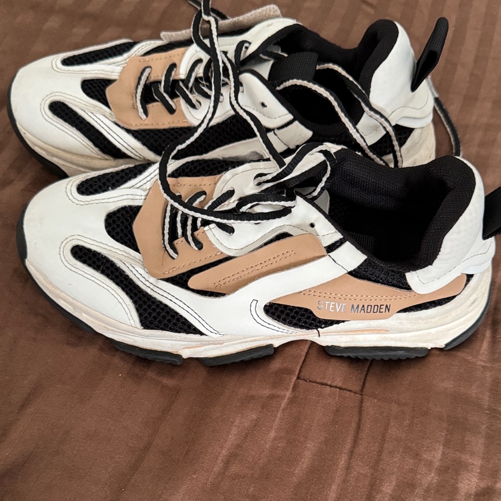 Steve Madden Black and Cream Athletic Shoes